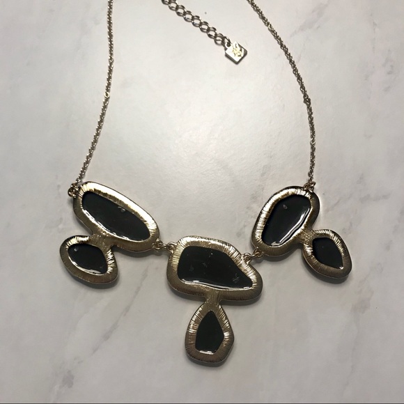 Gold / green stone look necklace - Picture 4 of 4